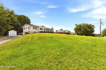 7205 Majestic Ln, Knoxville, TN 37918