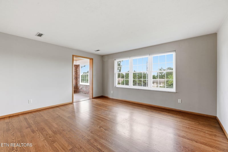 7205 Majestic Ln, Knoxville, TN 37918