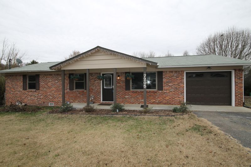7205 Springvale Ln, Knoxville, TN 37918