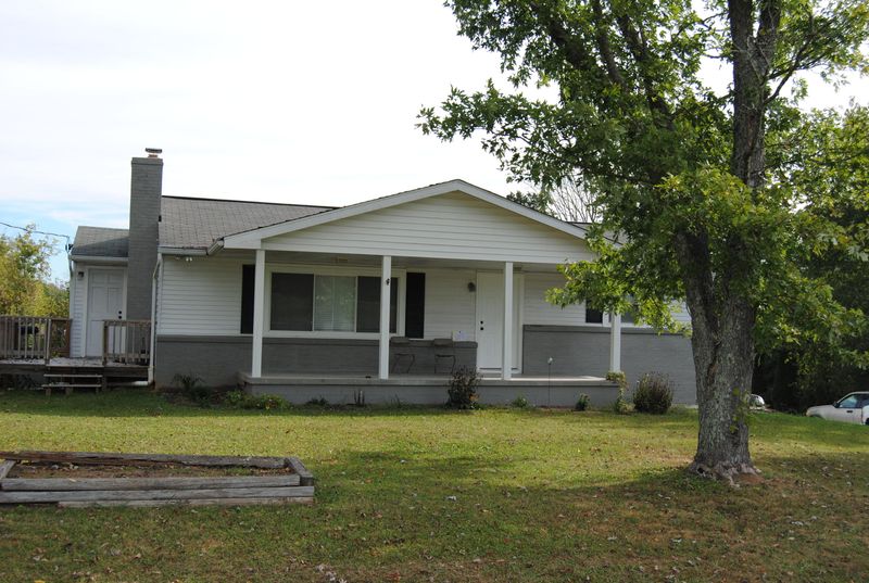 7208 Adams Rd, Powell, TN 37849