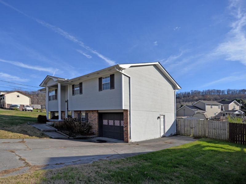 7208 Periwinkle Rd, Knoxville, TN 37918