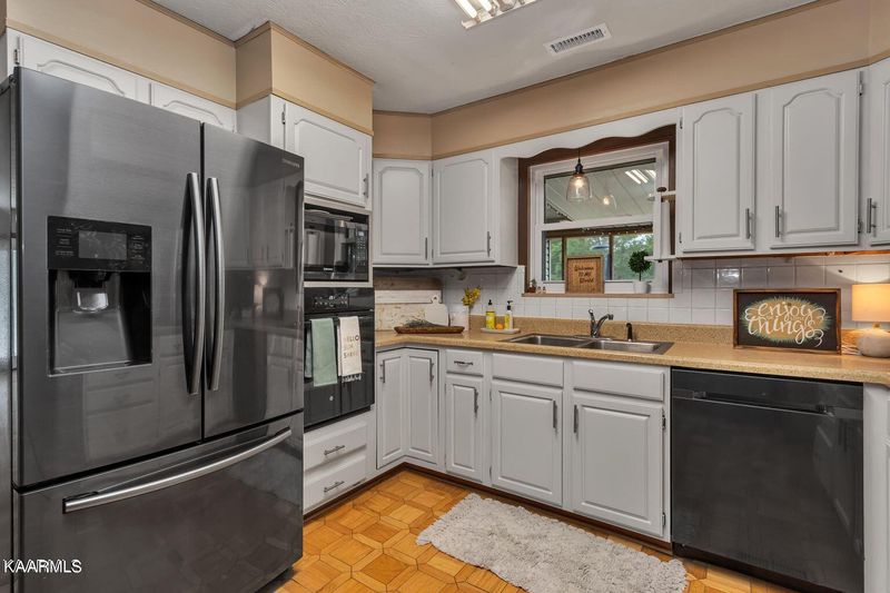 7209 Della Dr, Powell, TN 37849