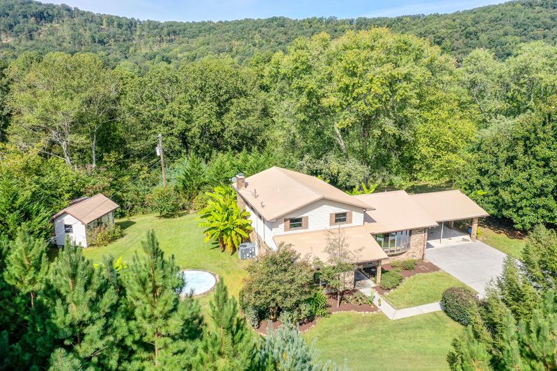 721 Cemetery Rd, Oliver Springs, TN 37840