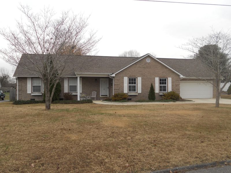 721 Eblen Cir, Kingston, TN 37763