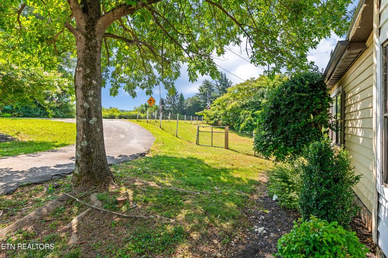 721 Fox Rd, Knoxville, TN 37922