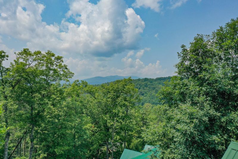 721 High Mountain Way, Gatlinburg, TN 37738