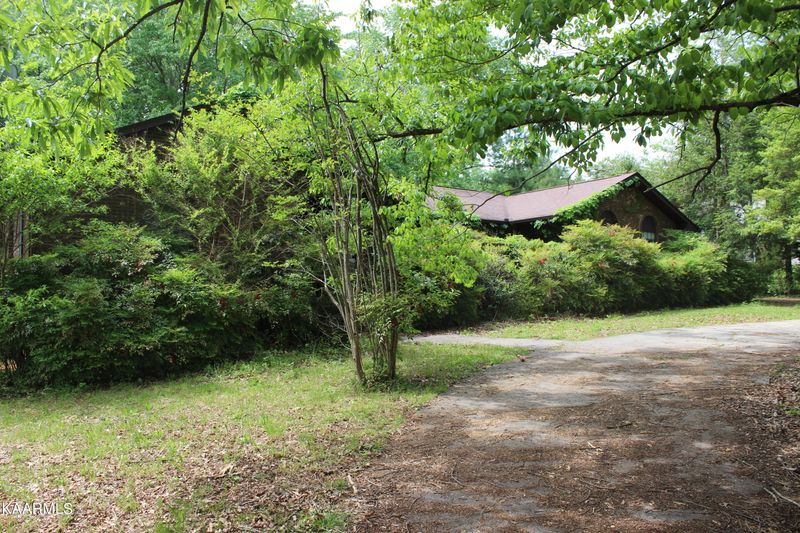 721 N Cedar Bluff Rd, Knoxville, TN 37923