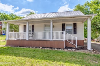 721 N Charles G Seivers Blvd, Clinton, TN 37716