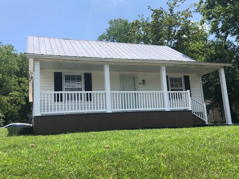 721 N Charles Seviers Blvd, Clinton, TN 37716
