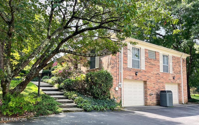721 Westborough Rd, Knoxville, TN 37909