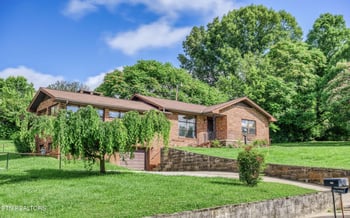 721 Woodview Dr, Knoxville, TN 37912