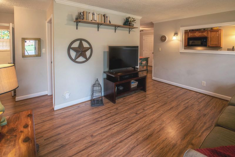 7212 Meadowbrook Cir, Knoxville, TN 37918