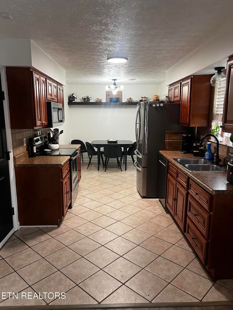 7212 Palermo Rd, Knoxville, TN 37918