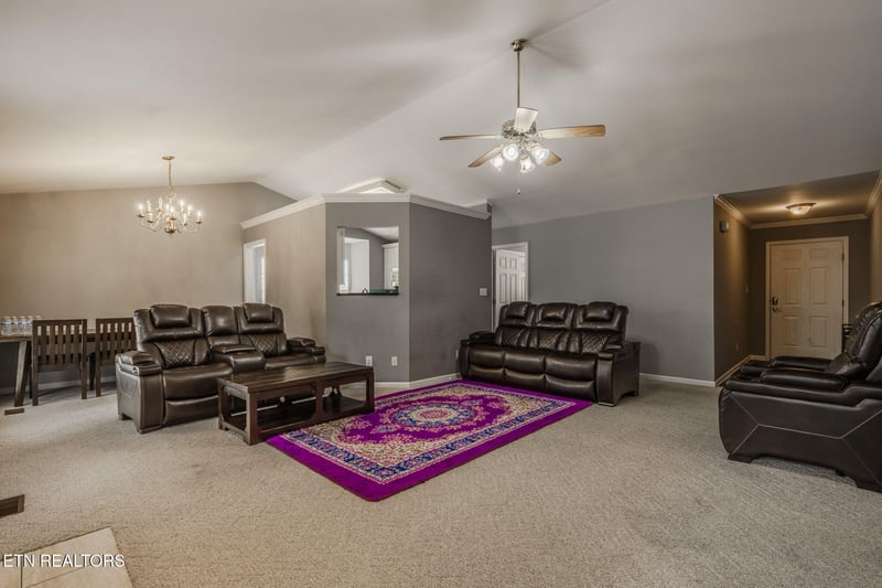 7213 Emerald Heath Rd, Powell, TN 37849