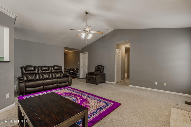7213 Emerald Heath Rd, Powell, TN 37849