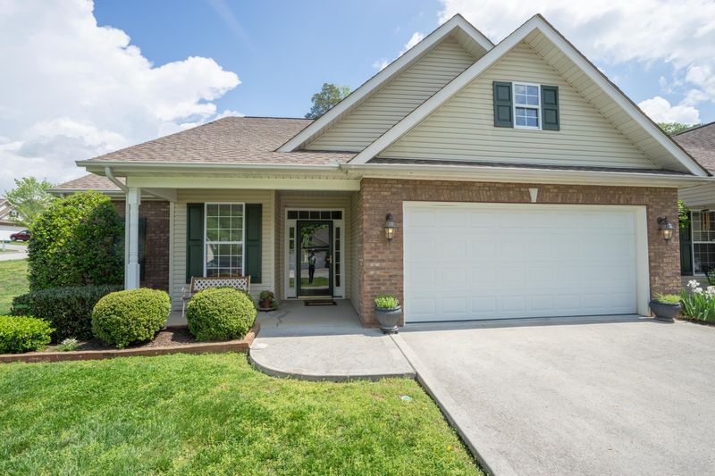 7216 Oakfield Ln, Powell, TN 37849