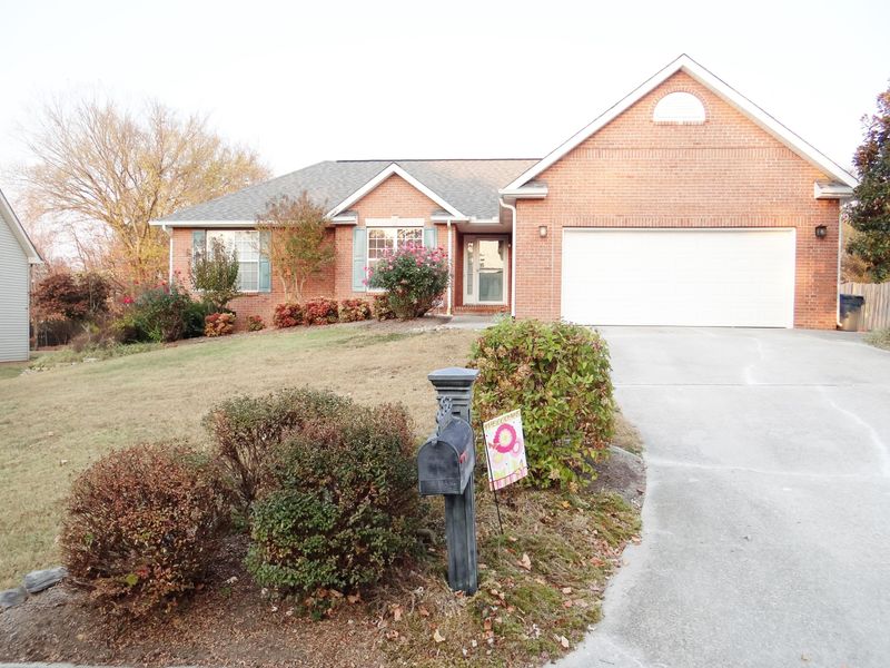 7218 Emerald Heath Rd, Powell, TN 37849