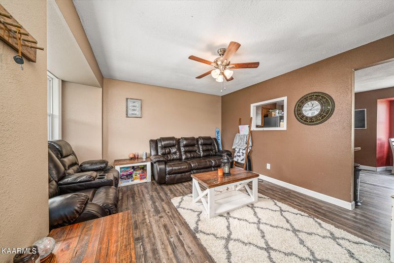 722 Bent Tree Dr, Crossville, TN 38555