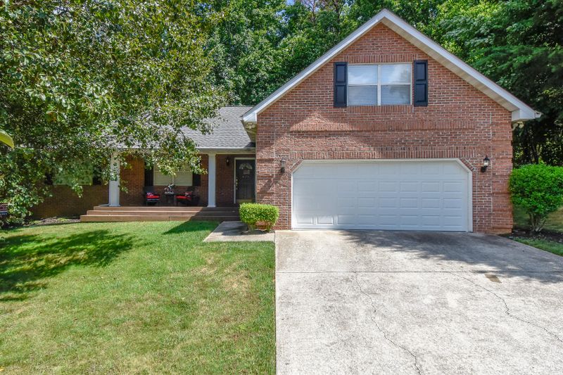 722 Devictor Dr, Maryville, TN 37801