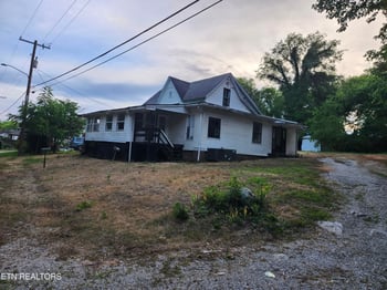 722 Hendrickson St, Clinton, TN 37716
