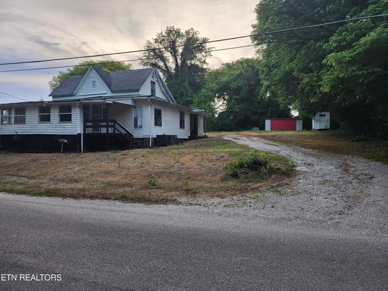 722 Hendrickson St, Clinton, TN 37716