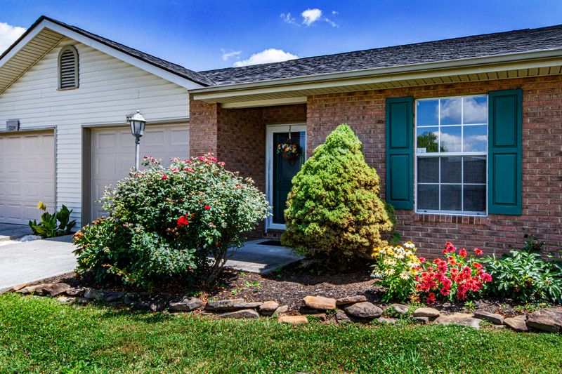 7220 Lyngate Blvd, Powell, TN 37849
