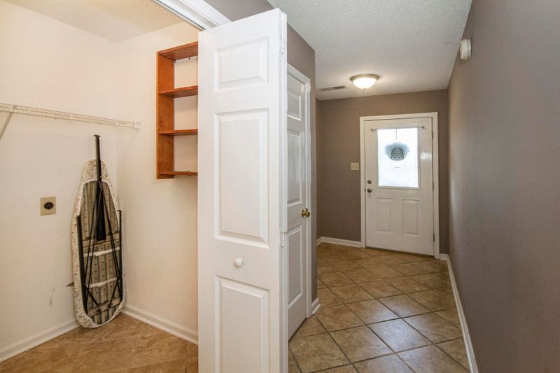 7220 Lyngate Blvd, Powell, TN 37849