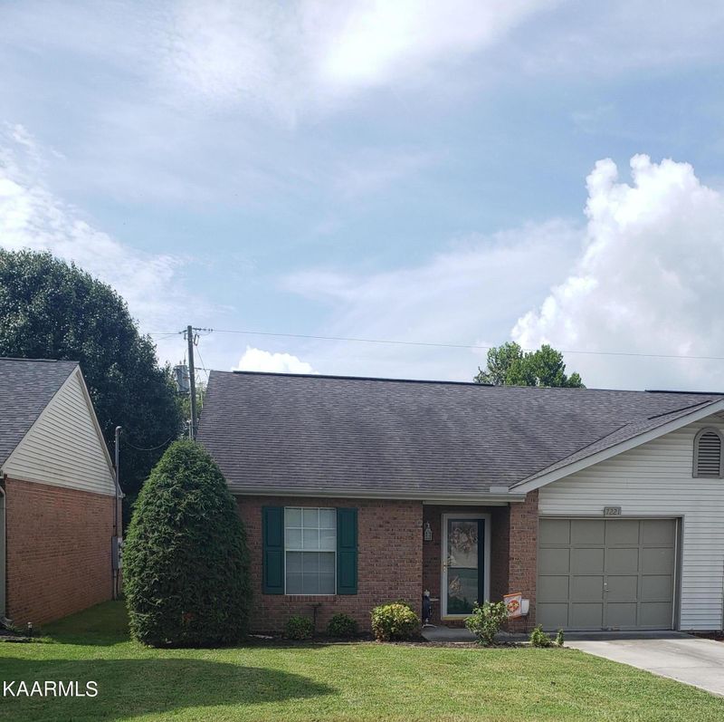 7221 Lyngate Blvd, Powell, TN 37849