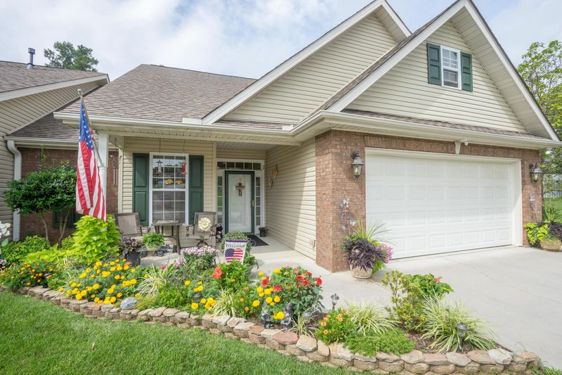 7223 Oakfield Ln, Powell, TN 37849