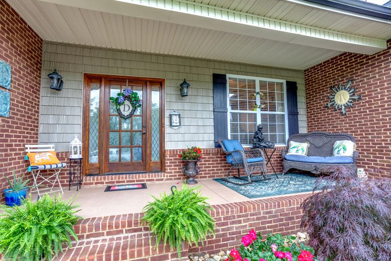 7223 Thornbrook Ln, Powell, TN 37849