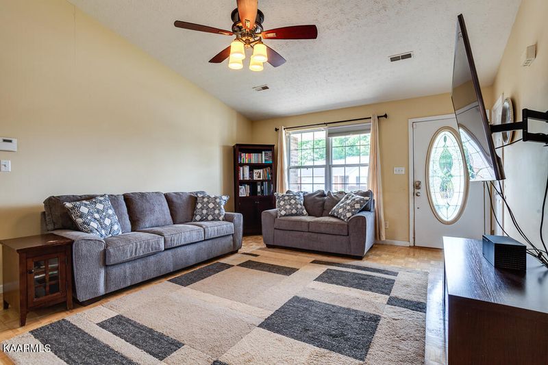7225 Agatha Rd, Corryton, TN 37721