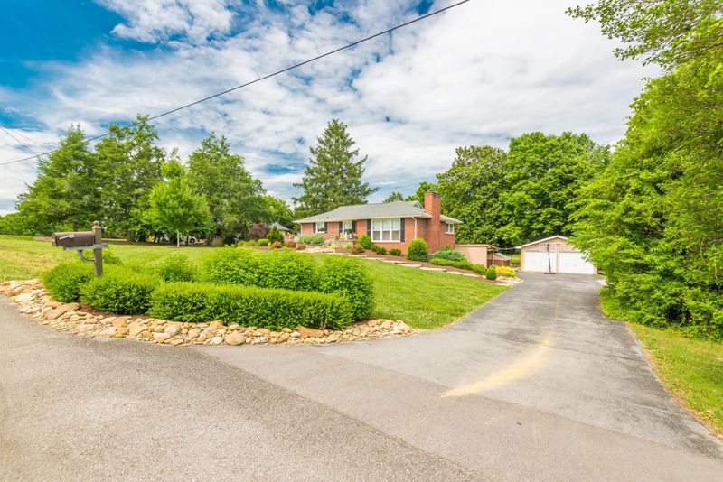 7228 Joyce Ln, Powell, TN 37849