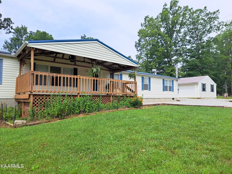 7230 Glade Creek Rd, Sparta, TN 38583