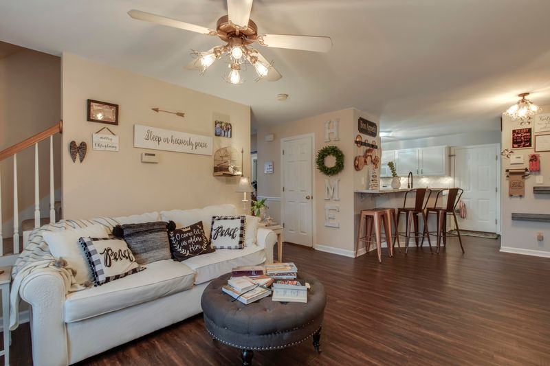 7235 Autumn View Ln, Powell, TN 37849