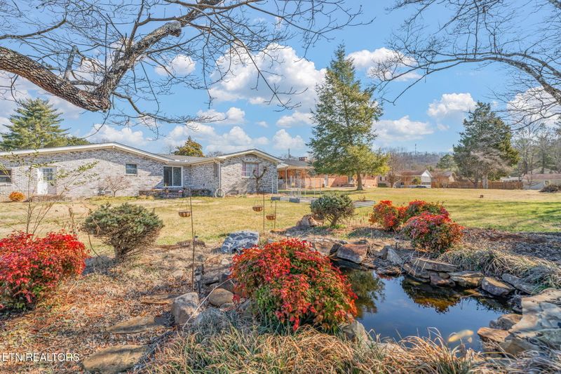 7237 Oakmeade Rd, Powell, TN 37849