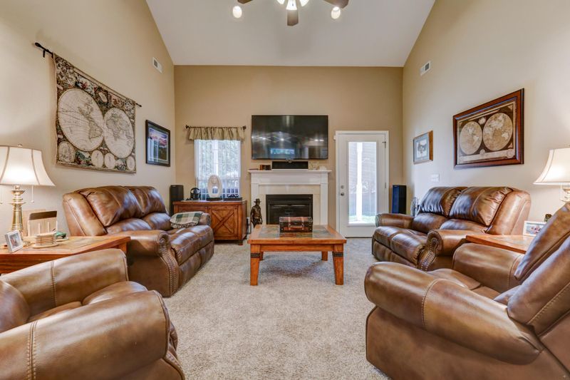 7238 Oakfield Ln, Powell, TN 37849