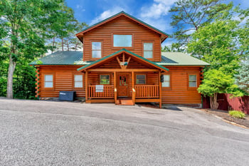 724 Chickasaw Gap Way, Pigeon Forge, TN 37863