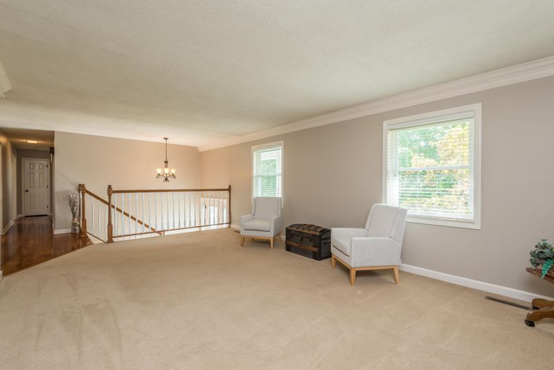 724 Eblen Cir, Kingston, TN 37763