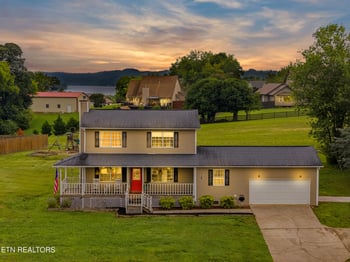 724 Fairway Dr, Loudon, TN 37774