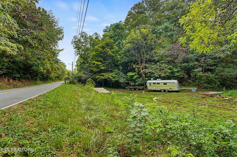 724 Hardin Ln, Sevierville, TN 37862