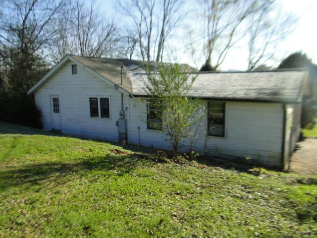 724 Medaris St, Clinton, TN 37716