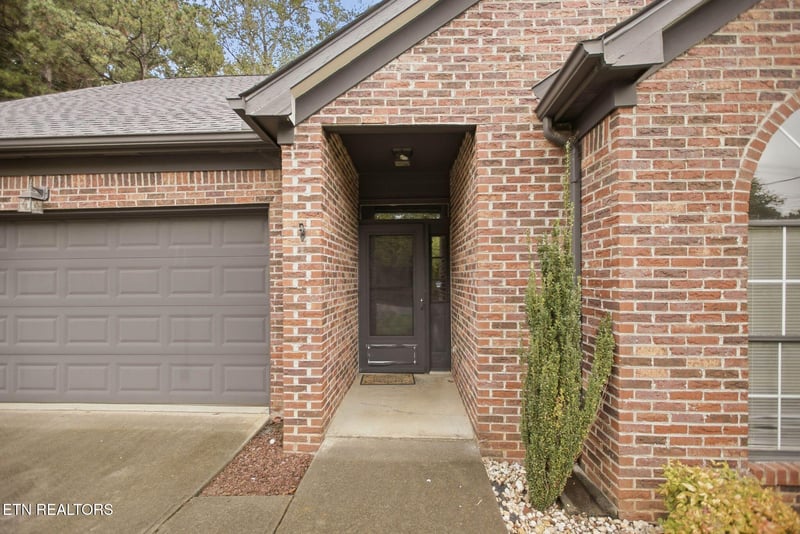 724 Shady Springs Ln, Knoxville, TN 37923