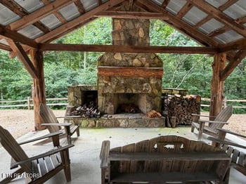 724 Tanasi Tr, Townsend, TN 37882
