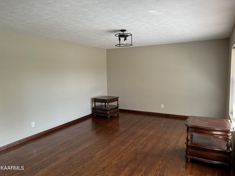 7240 Oakmeade Rd, Powell, TN 37849