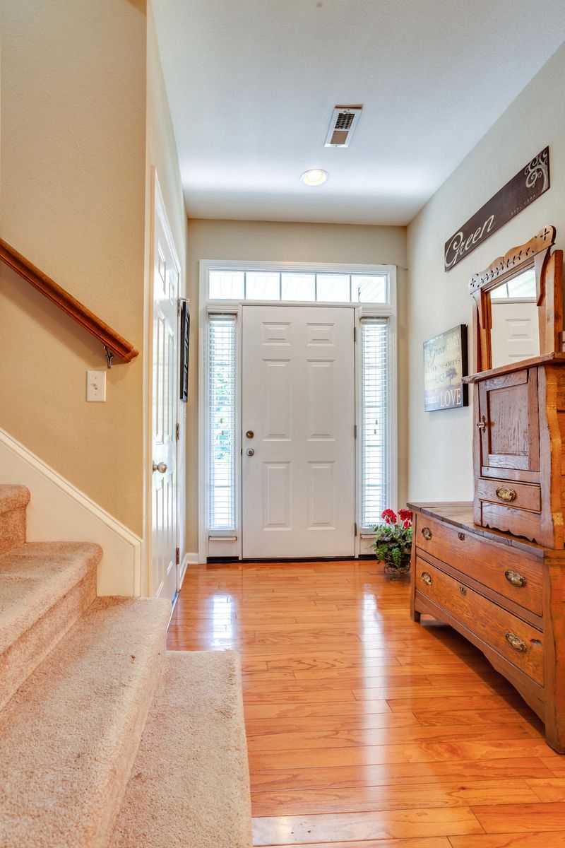 7242 Oakfield Ln, Powell, TN 37849