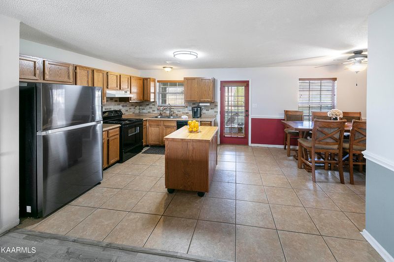 7246 Ghiradelli Rd, Knoxville, TN 37918