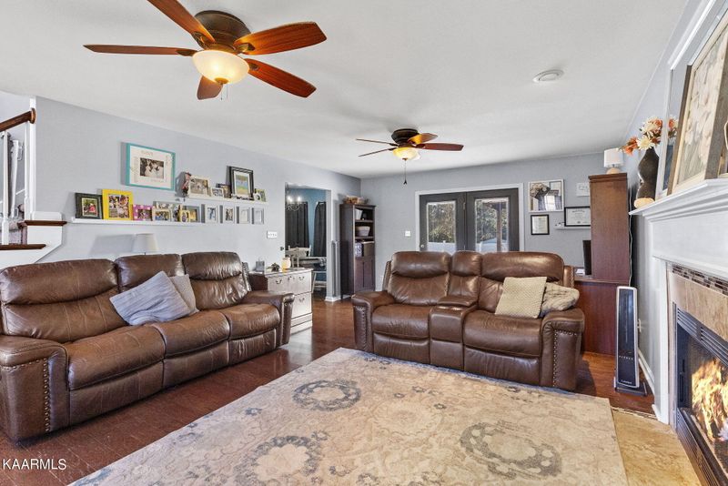 7249 Autumn View Ln, Powell, TN 37849