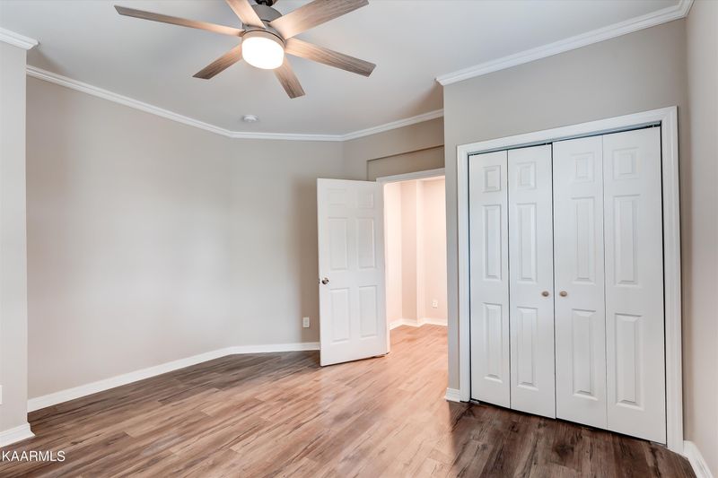 725 Chickamauga Ave, Knoxville, TN 37917