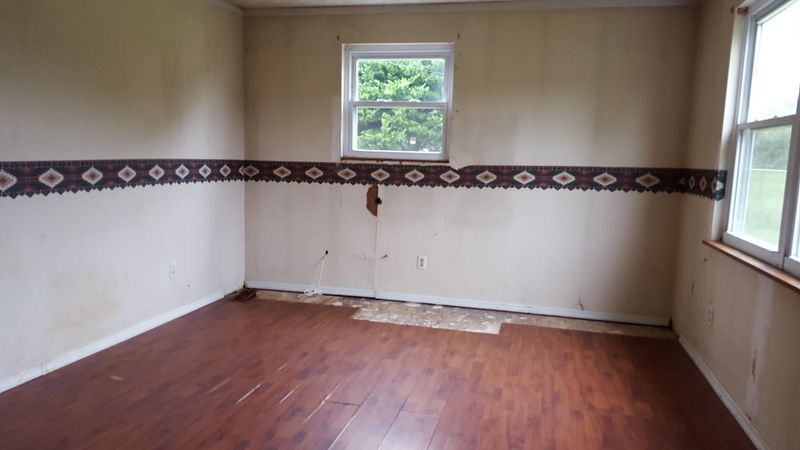 725 Henry Ln, Greenback, TN 37742