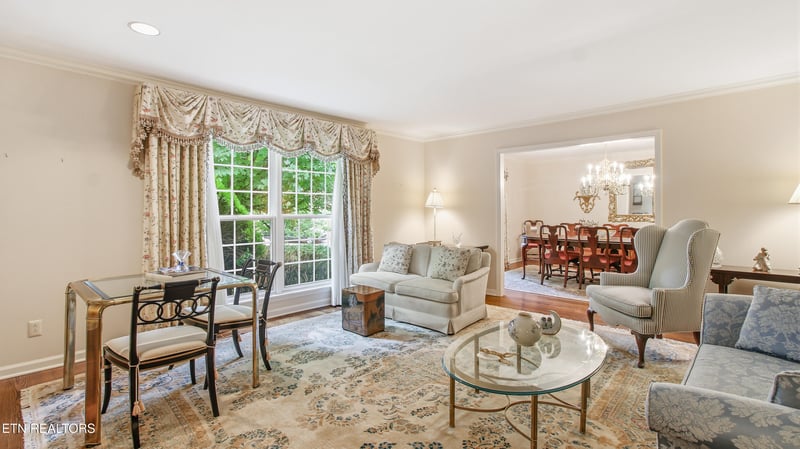 725 Kempton Rd, Knoxville, TN 37909